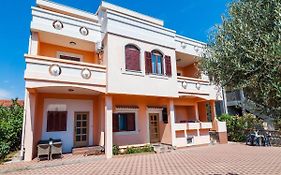 Angelo'S Apartments
